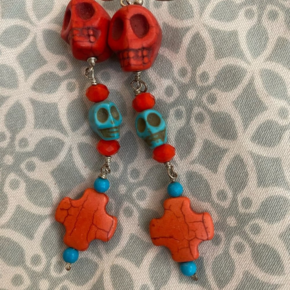 Skull earrings: look like turquoise and coral.